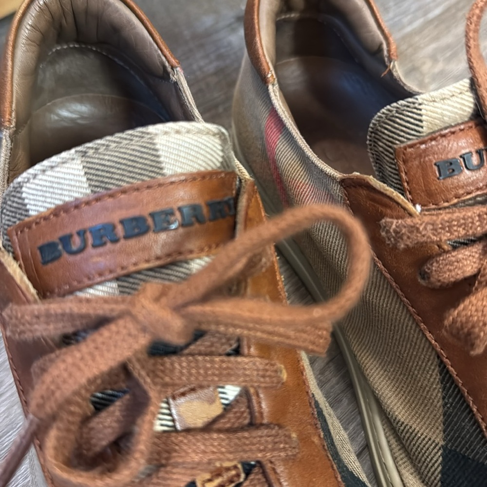 Burberry Sneakers - Picture 6 of 10